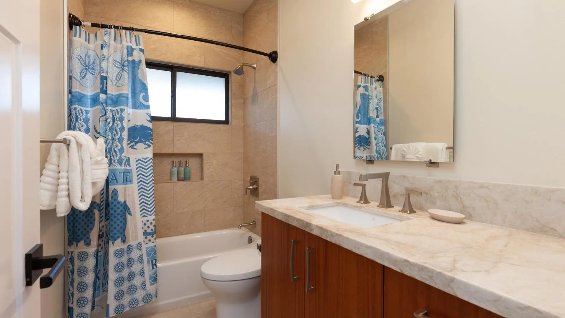 Semesterbostad Aloha Shores Spacious Ainamalu 4Br Home With Mountain And Ocean View Waikoloa