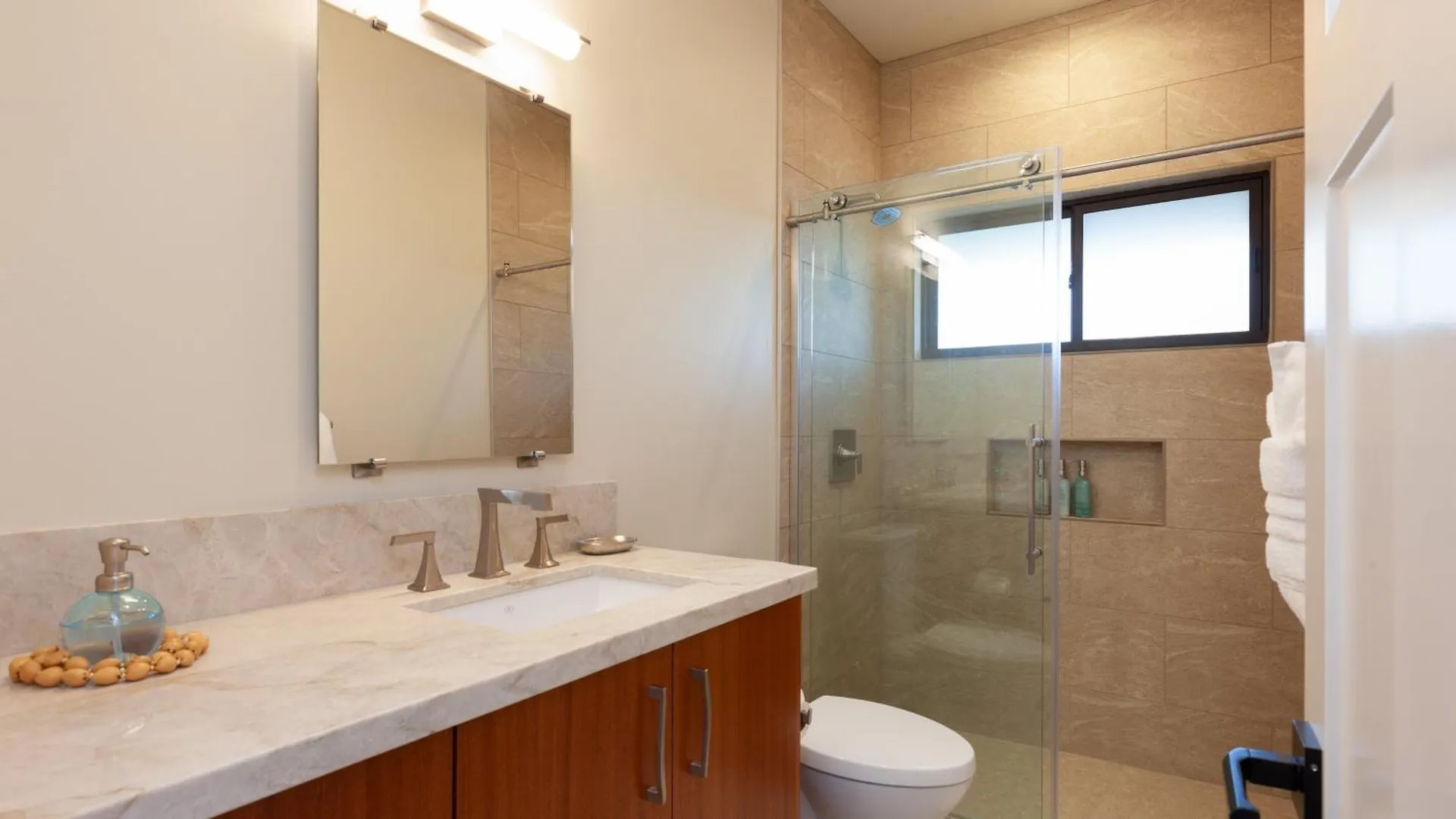 Semesterbostad Aloha Shores Spacious Ainamalu 4Br Home With Mountain And Ocean View Waikoloa